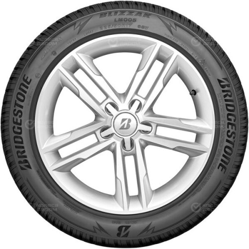 Bridgestone Blizzak LM005 275/40 R22 107V