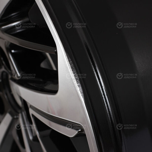 Колесный диск СКАД KL-372 7xR17 5x114.3 ET50 DIA67.1 (уценка) глянцевый черный с полированной лицевой частью