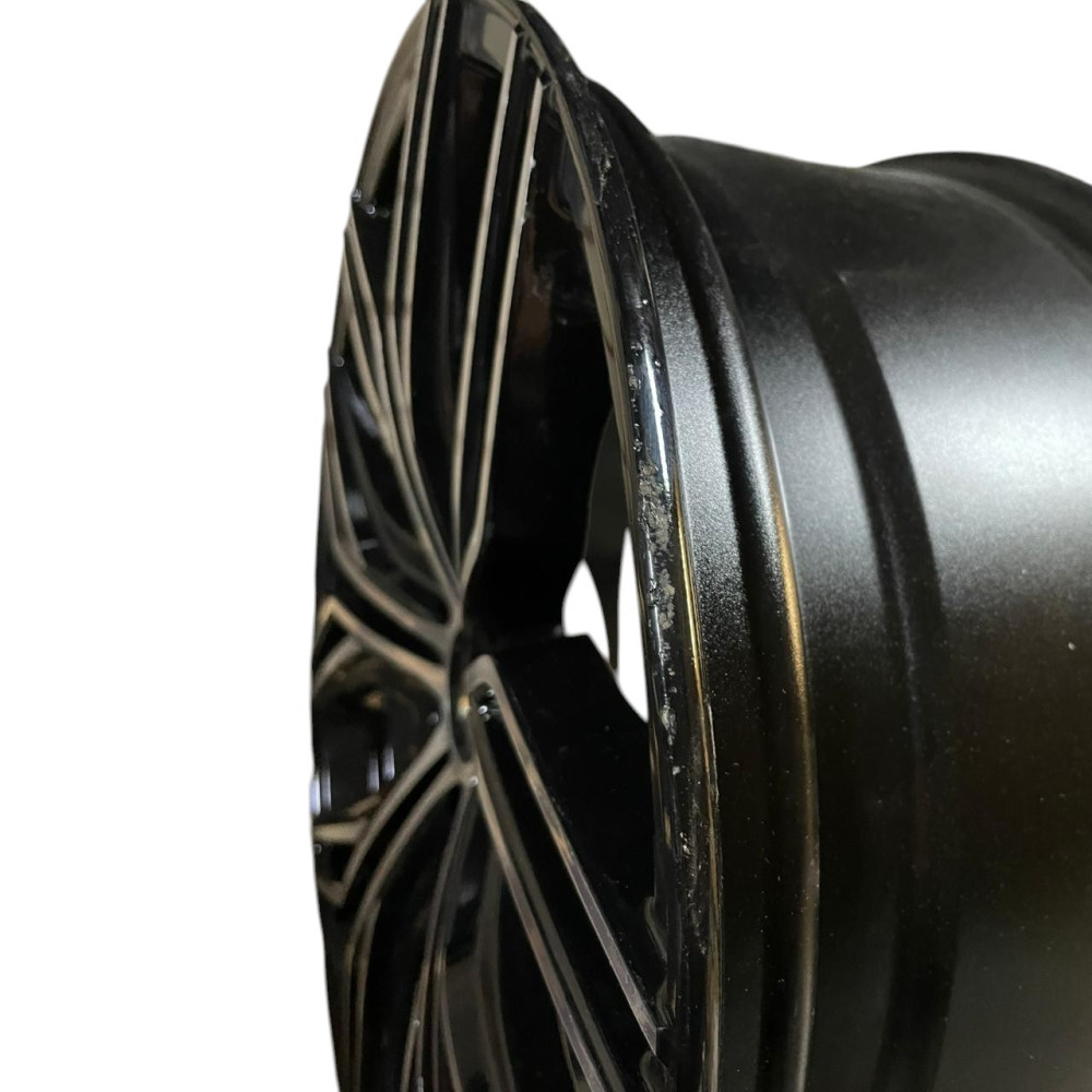 Легковой диск Tech Line 205 8,5x20 5x114,3 ET42 67,1 HB