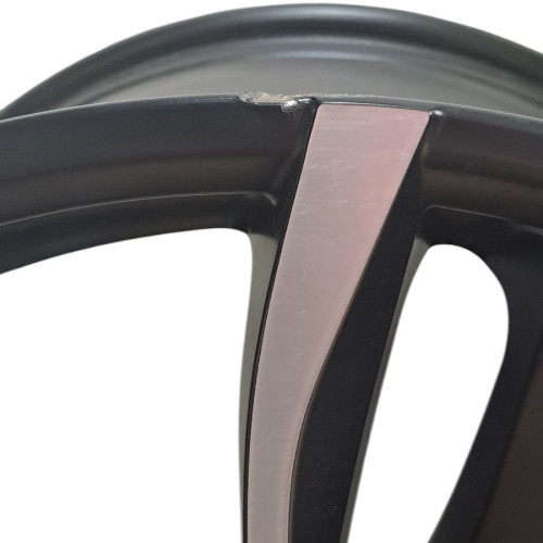 Легковой диск MAK Luft 8x18 5x120 ET30 72,6 Silver