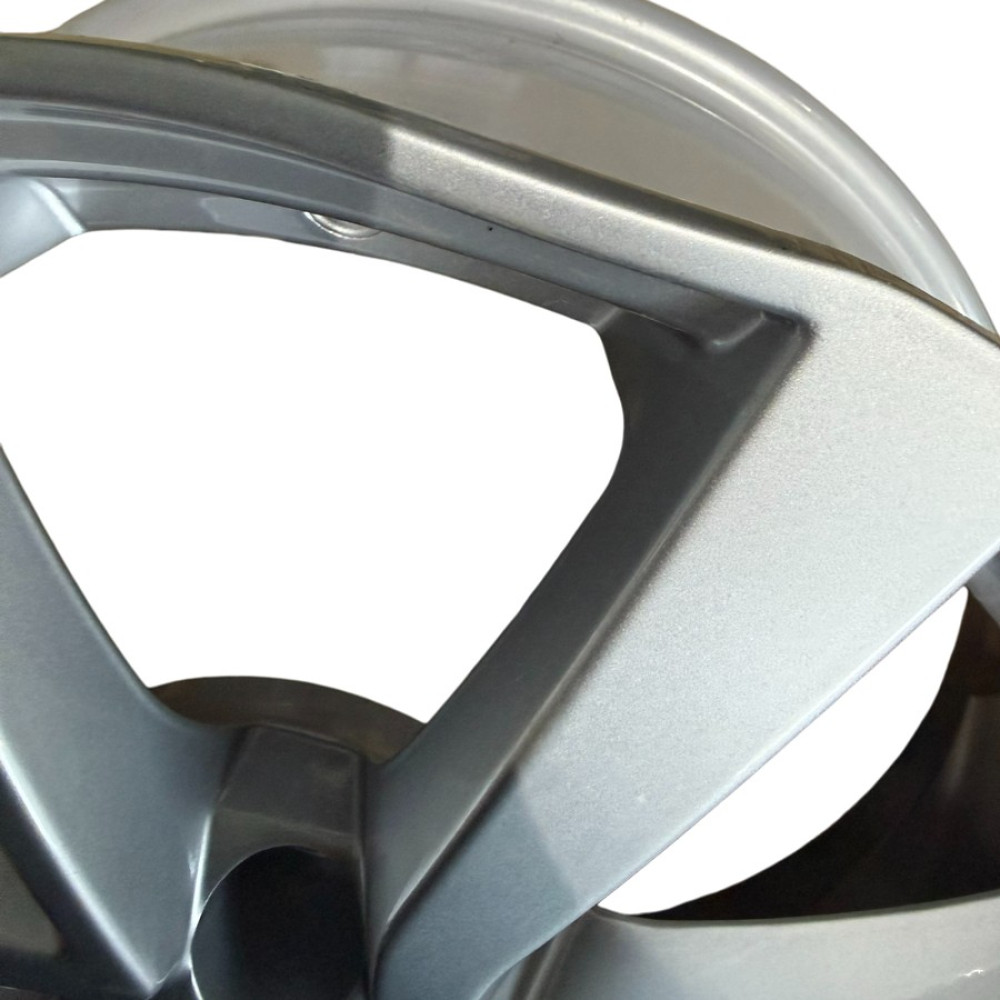 Легковой диск КиК КС699 7x17 5x114,3 ET39 60,1 Сильвер (уценка: замятие обода)