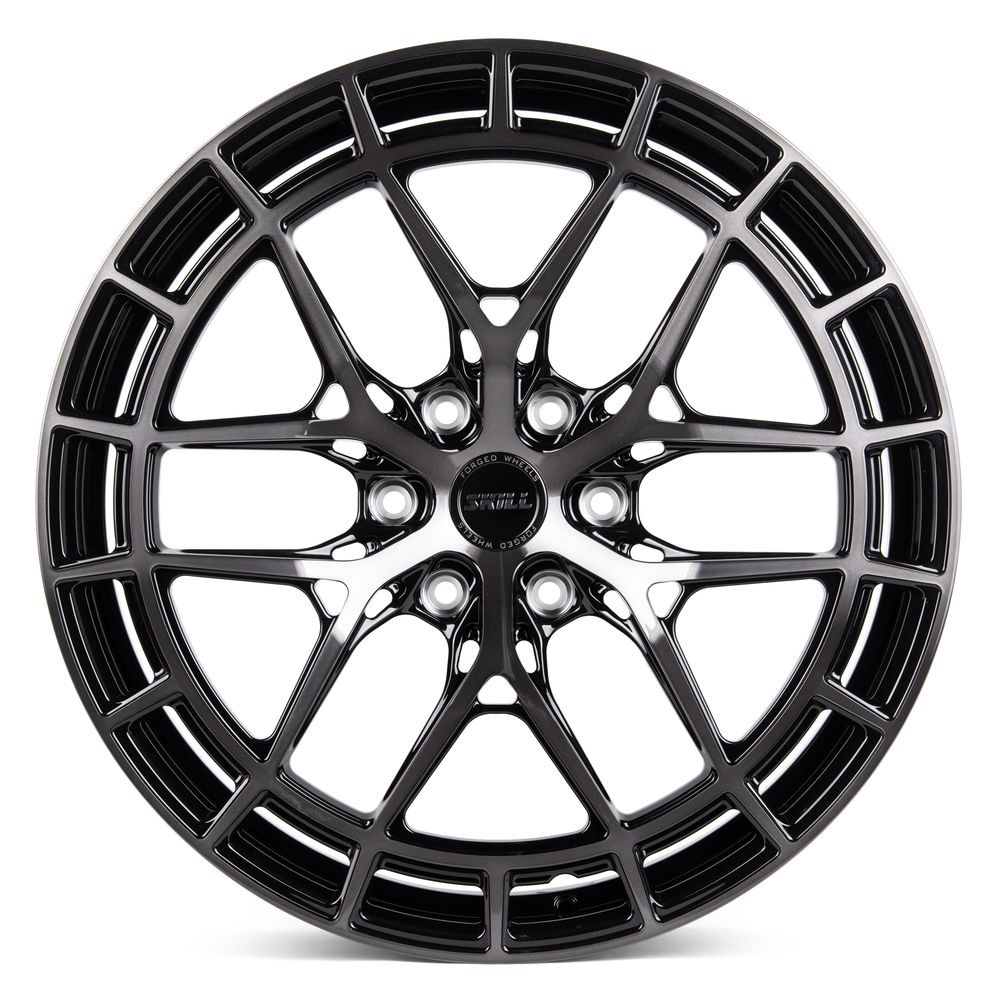 Легковой диск Skill Wheels SV399 9x22 6x139,7 ET19 77,8 чёрный глянцевый + полированные спицы + тёмный лак