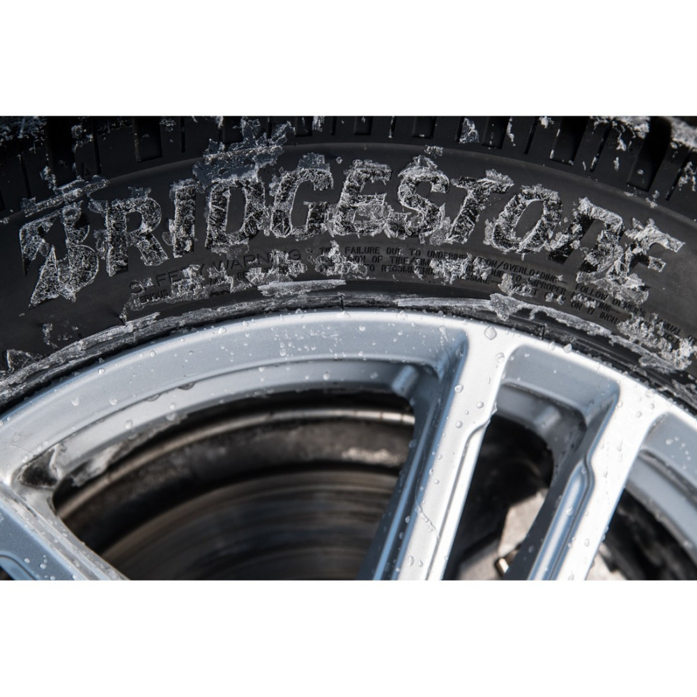 Легковая шина Bridgestone Blizzak LM005 245/35 R19 93W