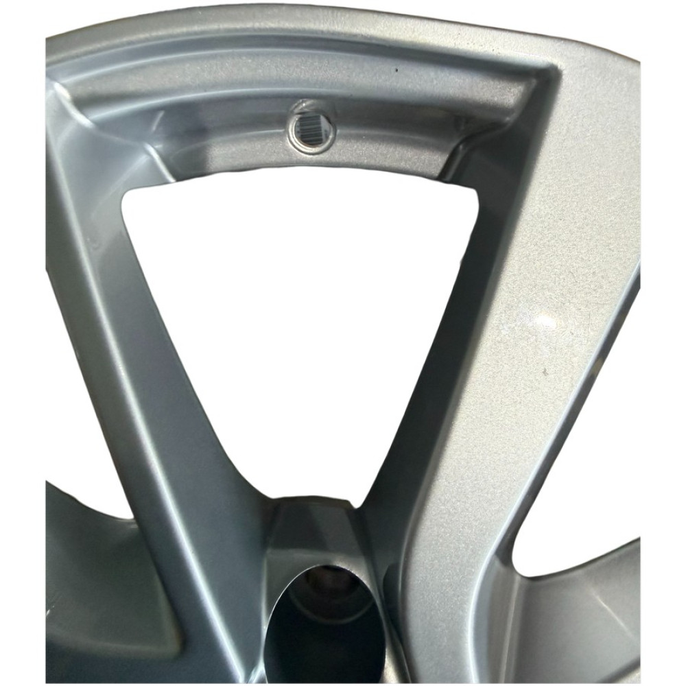 Легковой диск КиК КС699 7x17 5x114,3 ET39 60,1 Сильвер (уценка: замятие обода)