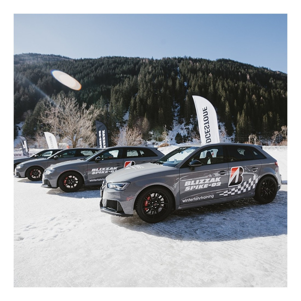 Легковая шина Bridgestone Blizzak Spike-02 SUV 255/60 R18 112T