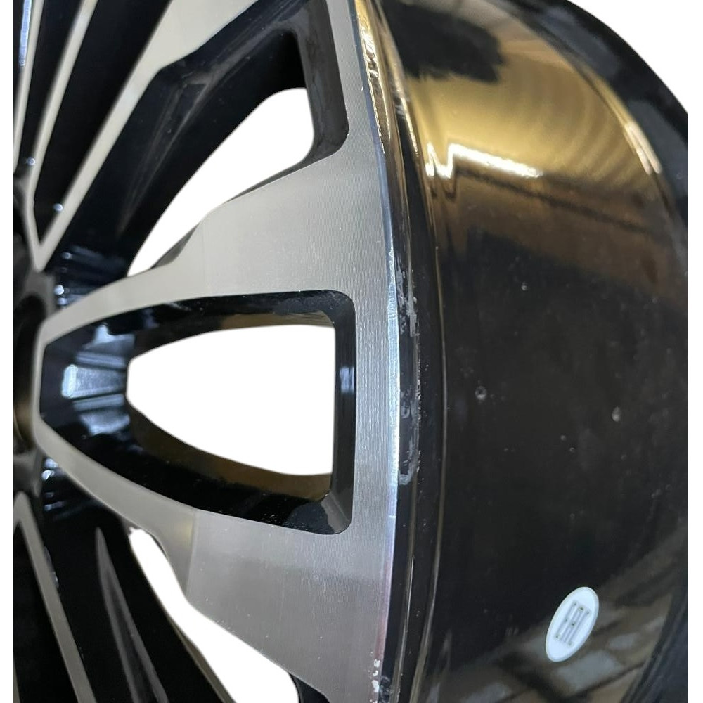 Легковой диск Lizardo XH593 8,5x20 6x139,7 ET35 100,1 BVC