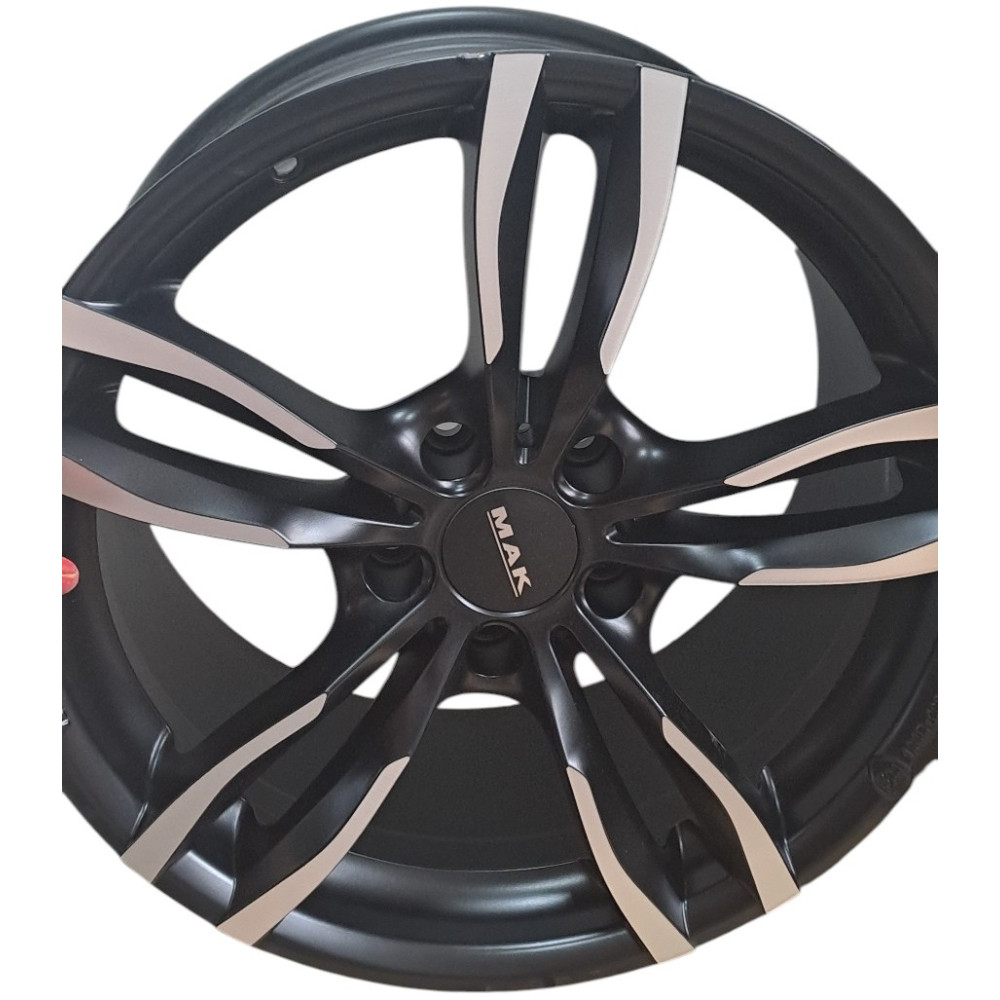 Легковой диск MAK Luft 8x18 5x120 ET30 72,6 Silver