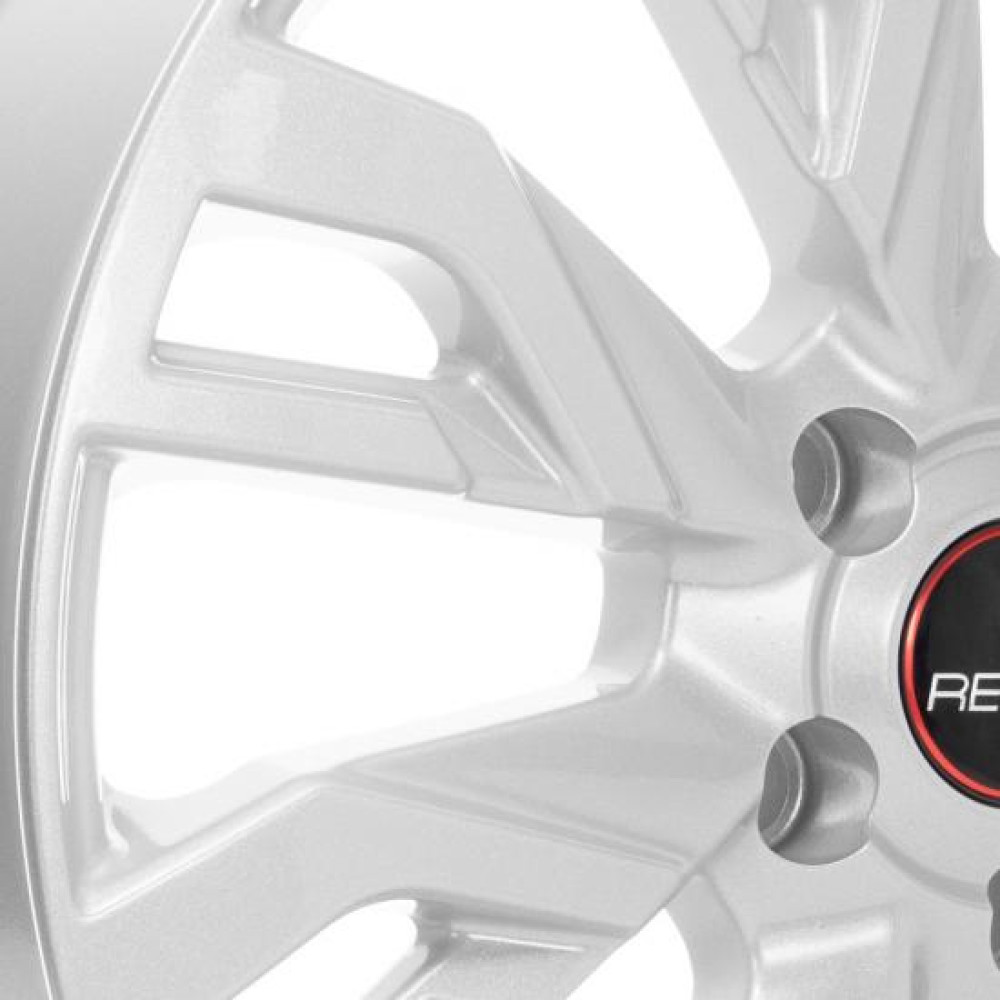 Легковой диск Remain R207 7x18 5x114,3 ET45 66,1 Сильвер