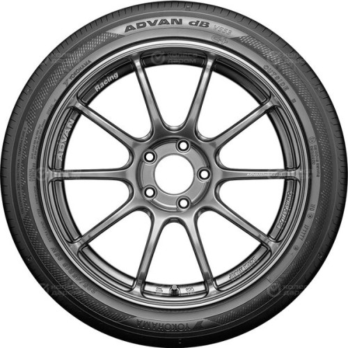 Yokohama Advan db V553 225/45 R18 95W