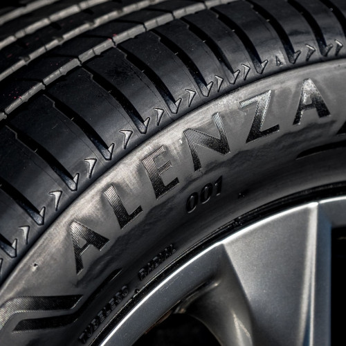 Легковая шина Bridgestone Alenza 001 Run Flat 235/55 R18 100W