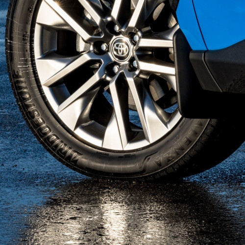 Легковая шина Bridgestone Alenza 001 235/60 R20 108H